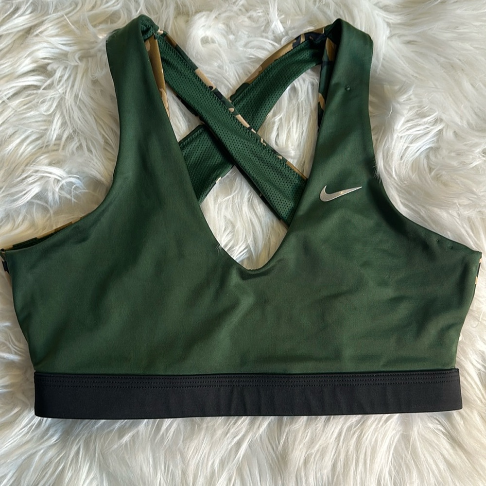 Nike sports bra green/camo sz M